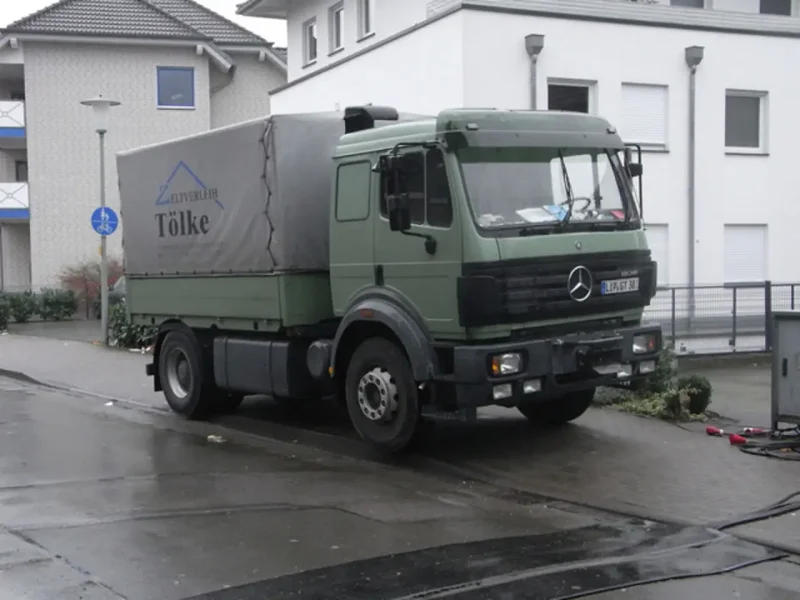 Mercedes Benz 1735