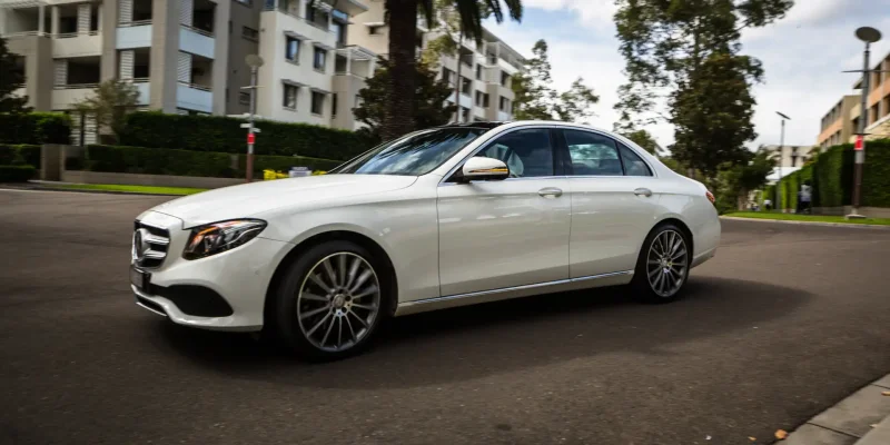 Mercedes e300 седан