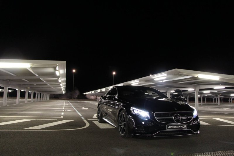 Mercedes-Benz s63 AMG Coupe ночью