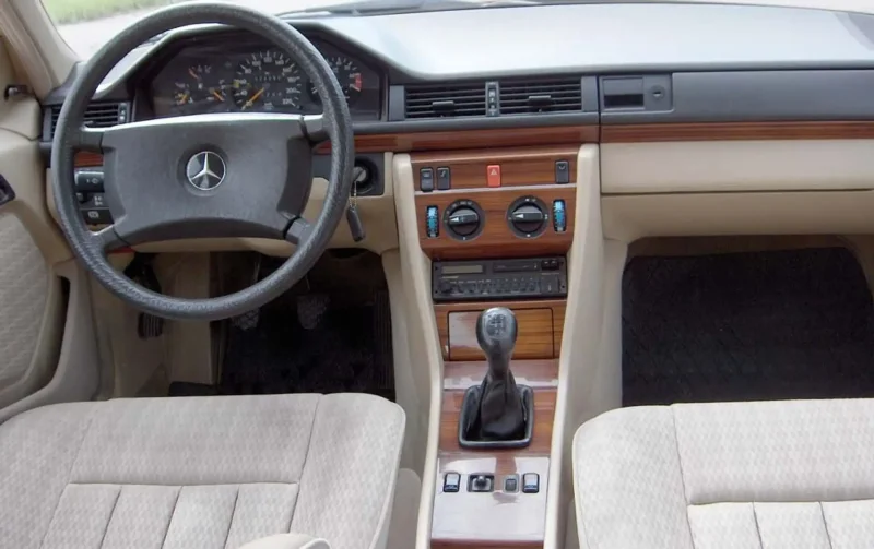 Mercedes-Benz w124 салон