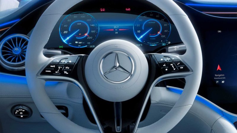 Mercedes Benz электромобиль EQS