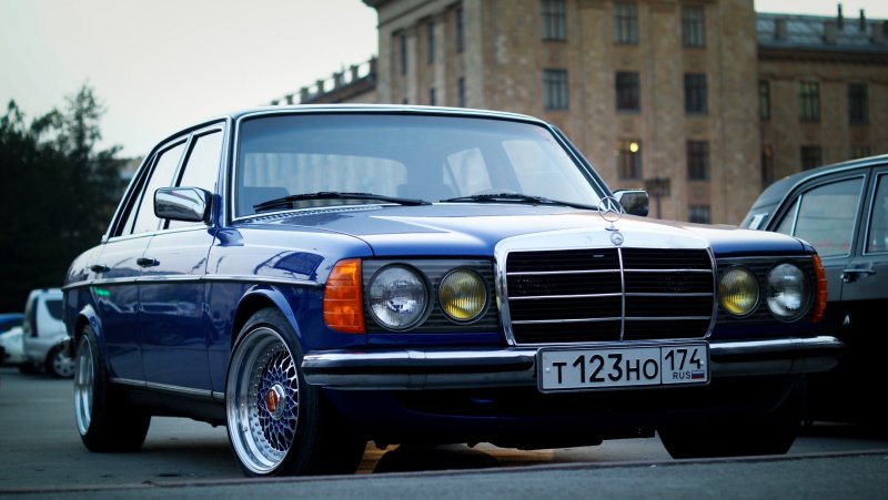 Мерседес Бенц w123 AMG