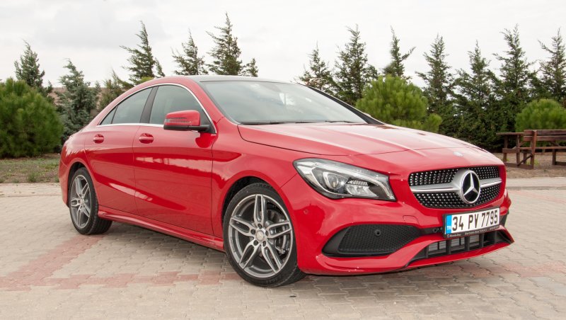 Mercedes Benz CLA 200