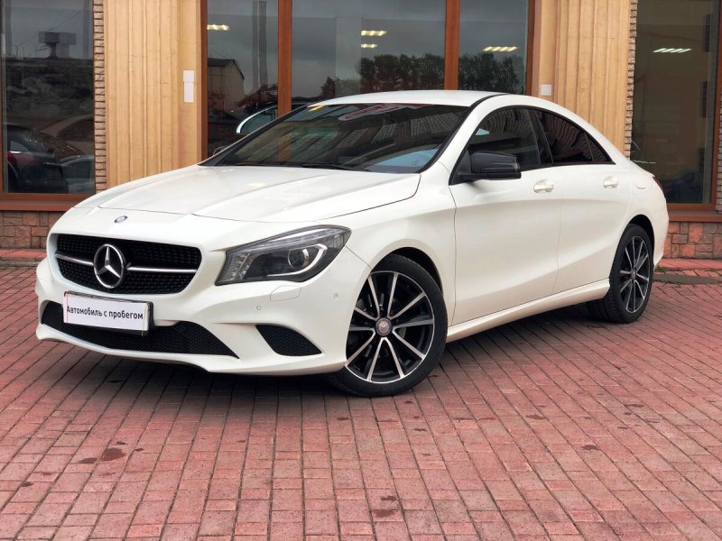 Mercedes Benz CLA 200