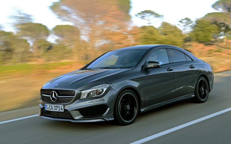 Mercedes Benz CLA 200