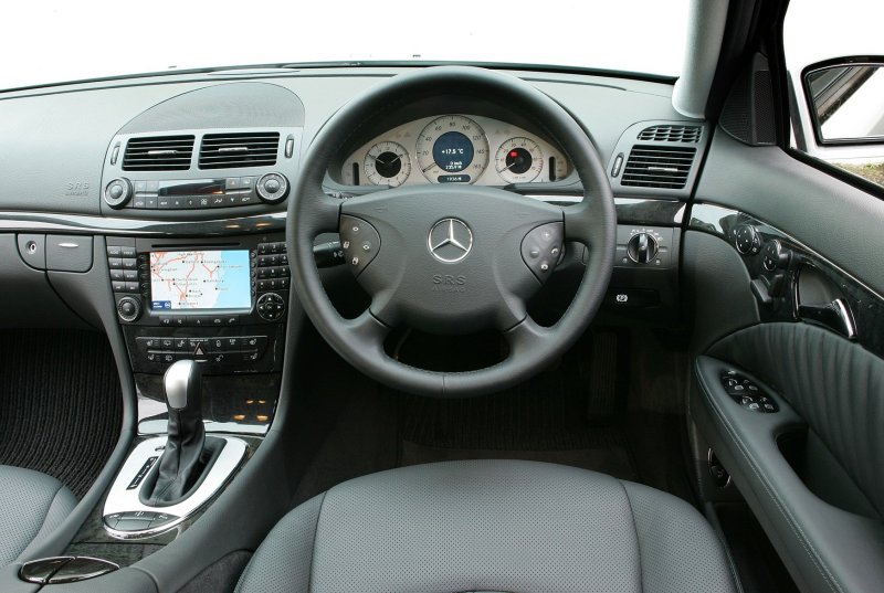 Mercedes Benz e211 салон