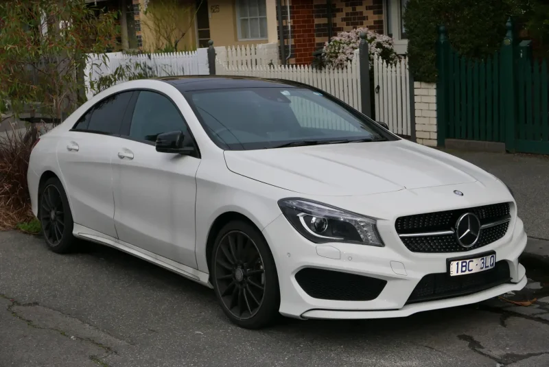 Mercedes Benz CLA 200