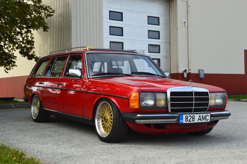 Mercedes-Benz w123 200