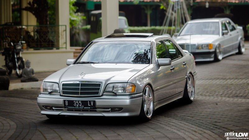 Mercedes-Benz w202