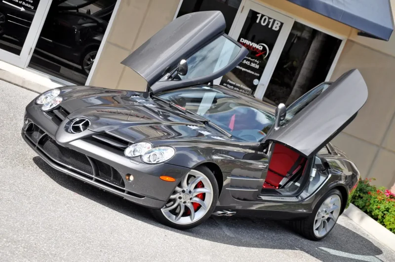 Mercedes-Benz SLR MCLAREN Black