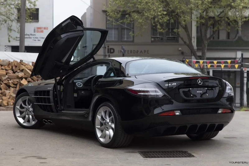 Mercedes-Benz SLR MCLAREN черный