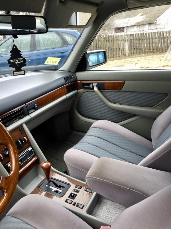 Mercedes Benz 560sec Interior