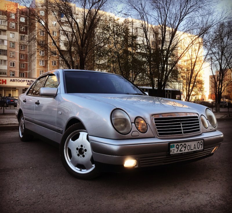 Mercedes e w210