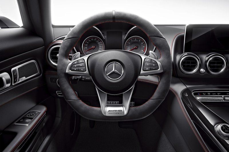 Мерседес Benz AMG gt s 2015 Salon