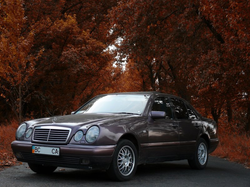 Mercedes-Benz w210