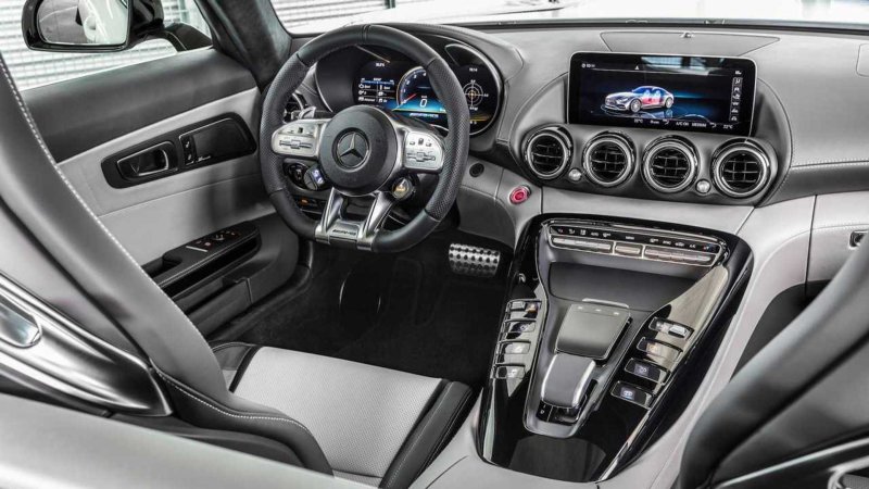 Mercedes AMG gt r 2020 Interior