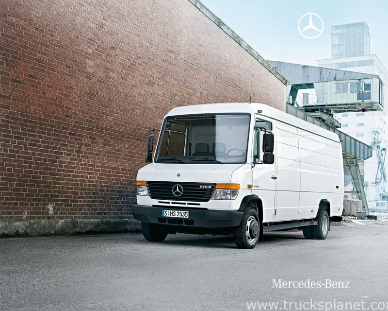 Mercedes-Benz Vario 818 желтый