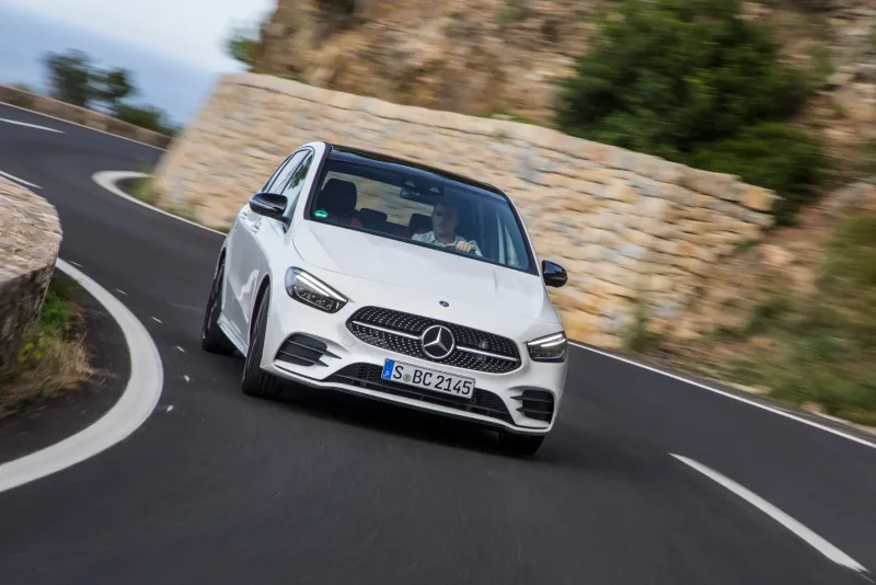 Mercedes-Benz b-class (2015 - 2018) вид сзади