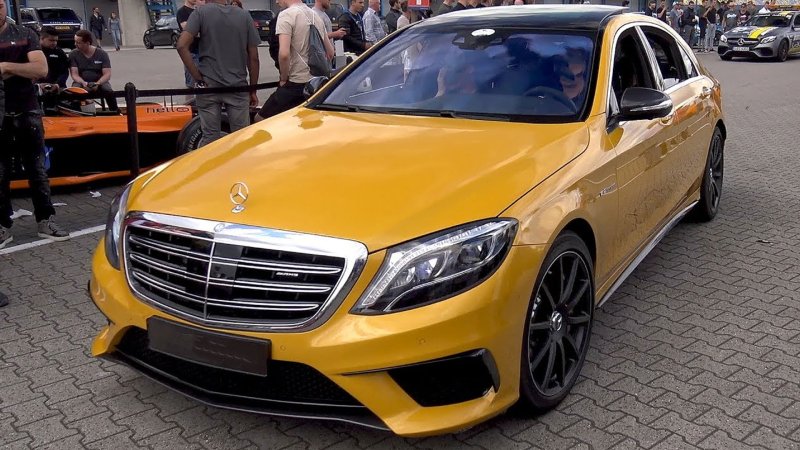 W222 Mercedes желтый