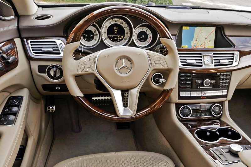Mercedes Benz CLS 2020 салон