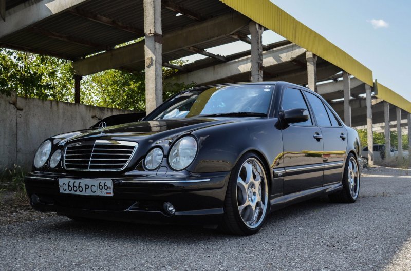 Mercedes-Benz w210