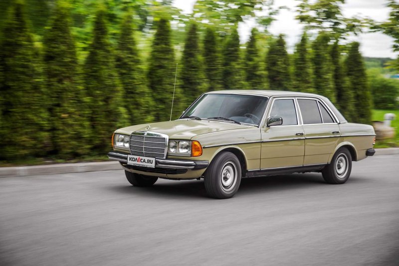 Mercedes-Benz w123, 1977