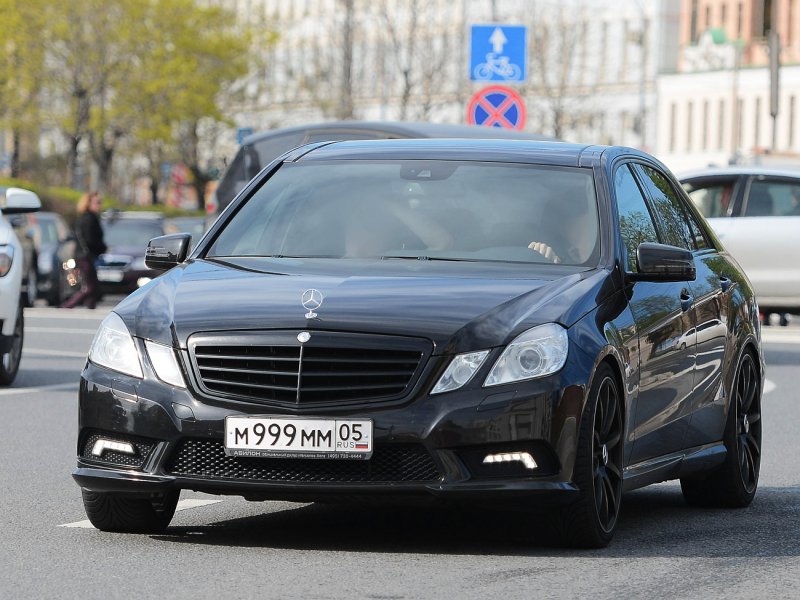 Мерседес CLS белый гос номер 50 регион