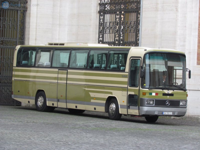 Mercedes-Benz o303