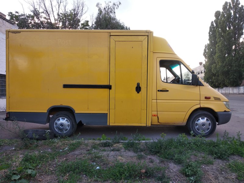 Mercedes Vario 818d