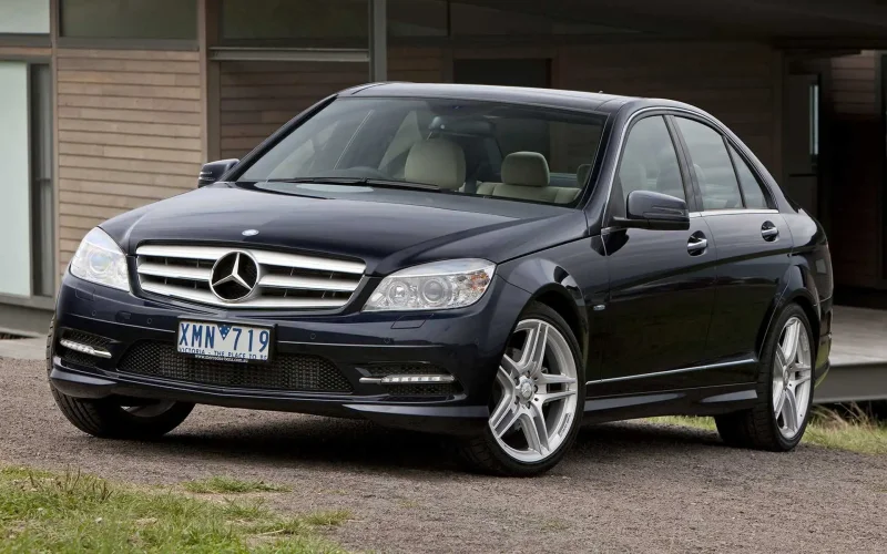 Mercedes-Benz c200 седан