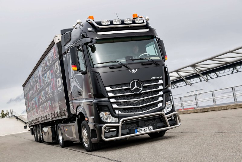 Mercedes-Benz Actros 2545