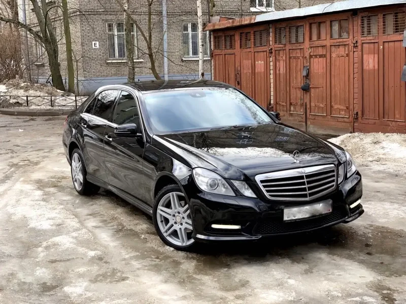 Mercedes Benz w212 Black