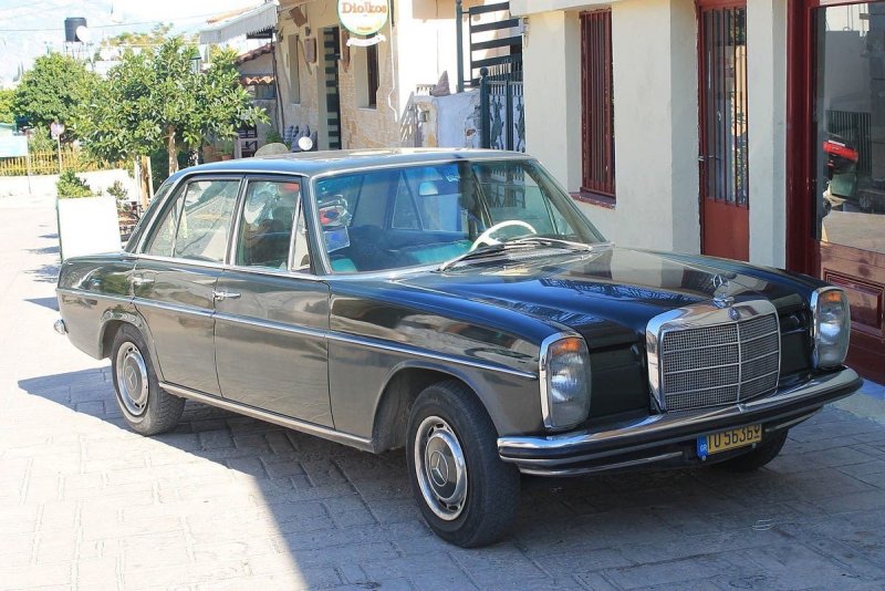 Mercedes-Benz w115