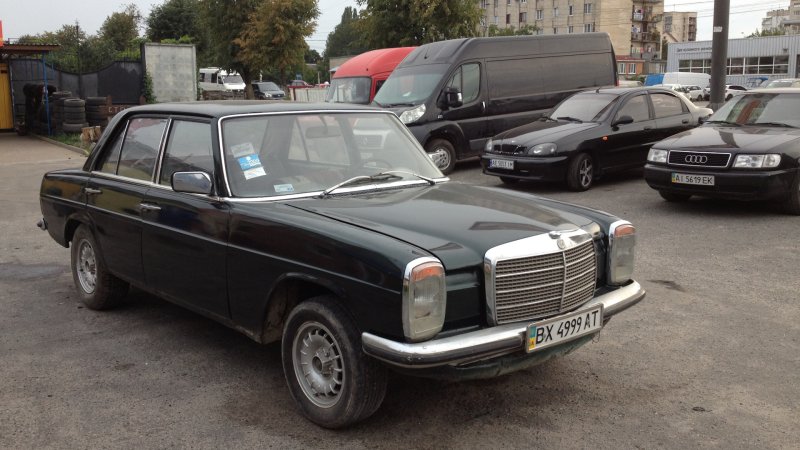 Mercedes-Benz w114 w115 черный