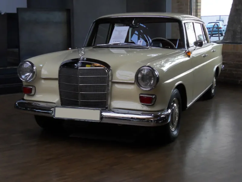 Mercedes w110 200d