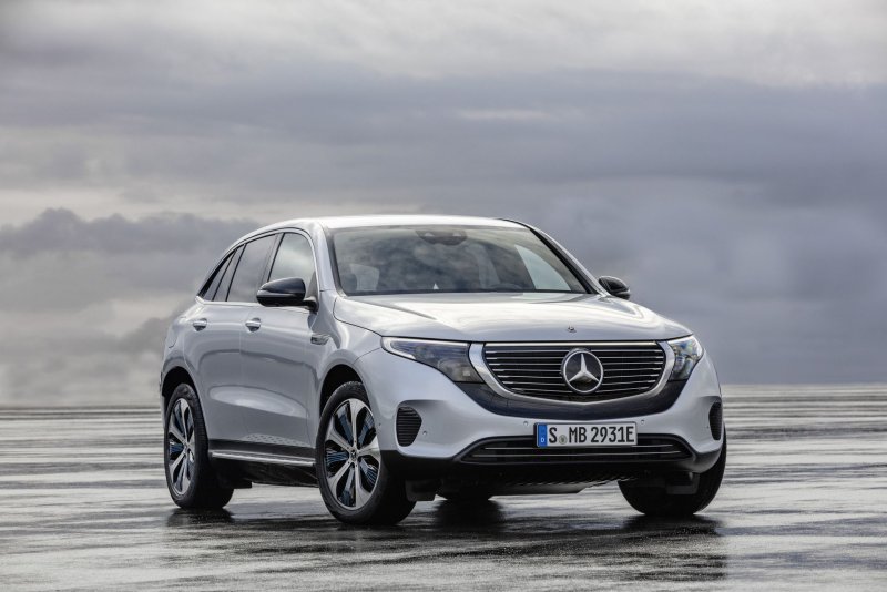 Mercedes-Benz EQC 2020 салон