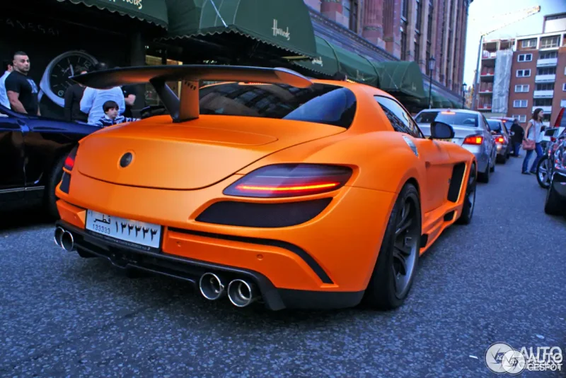 Mercedes-Benz CLS 63 AMG оранжевый