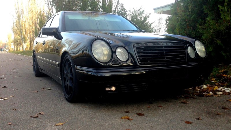 Mercedes-Benz w210