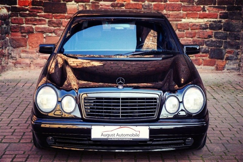 Mercedes-Benz w210 черный