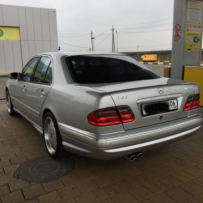 Mercedes-Benz w210