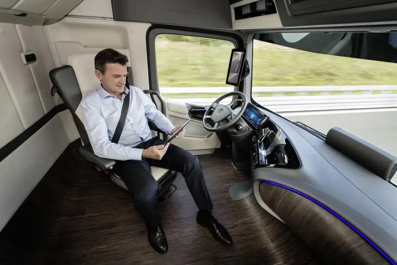 Mercedes-Benz Future Truck 2025 салон