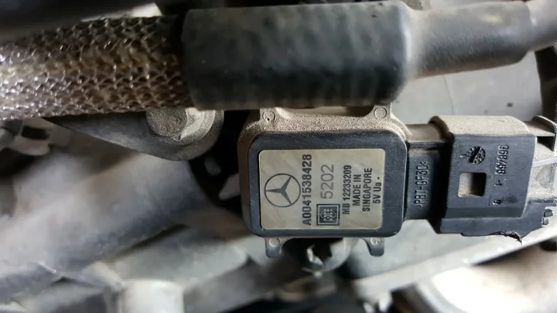 Mercedes Vito 211 датчик давления воздуха