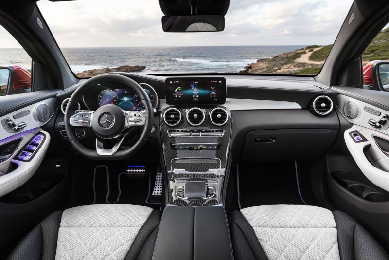 Mercedes Benz GLC 2020 салон