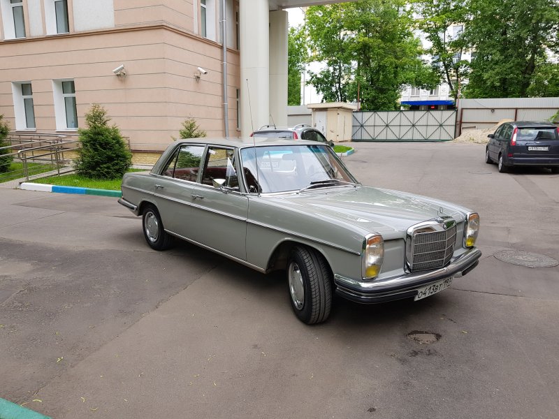 Mercedes w114 AMG