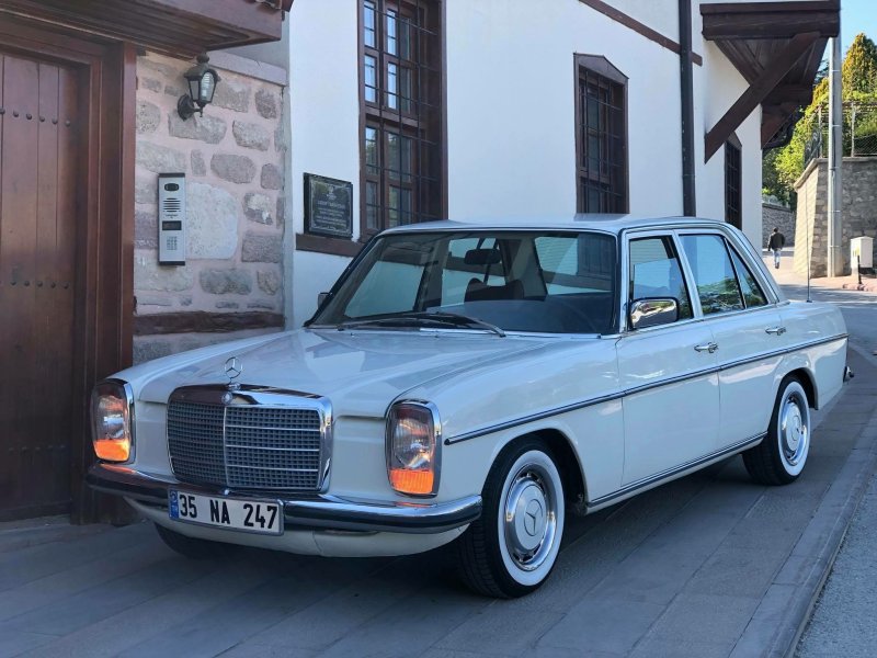 Mercedes-Benz w115