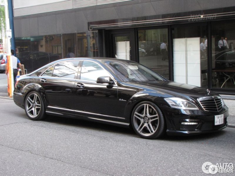 Mercedes Benz s63 AMG w221