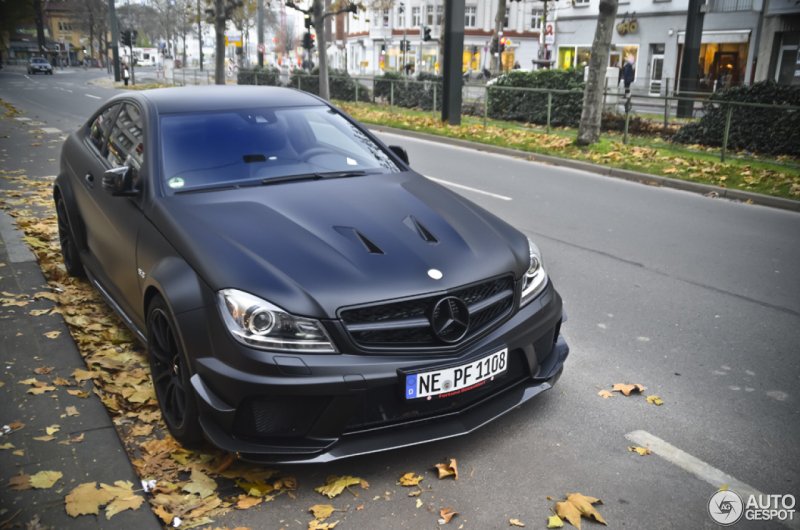 Mercedes Benz c63 AMG чёрный матовый