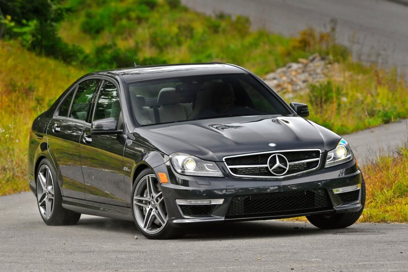 Mercedes Benz c63 AMG 2012