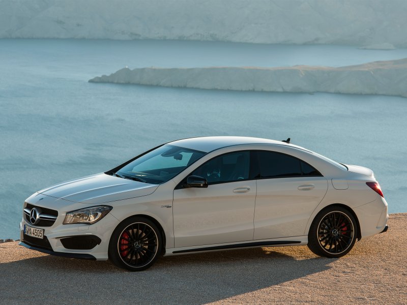 Mercedes Benz CLA 45 AMG