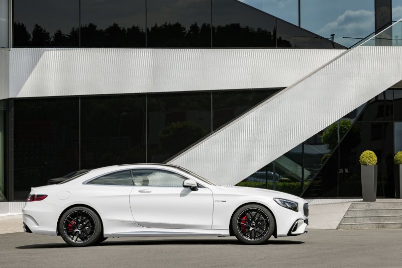 Mercedes Benz s63 AMG 2020